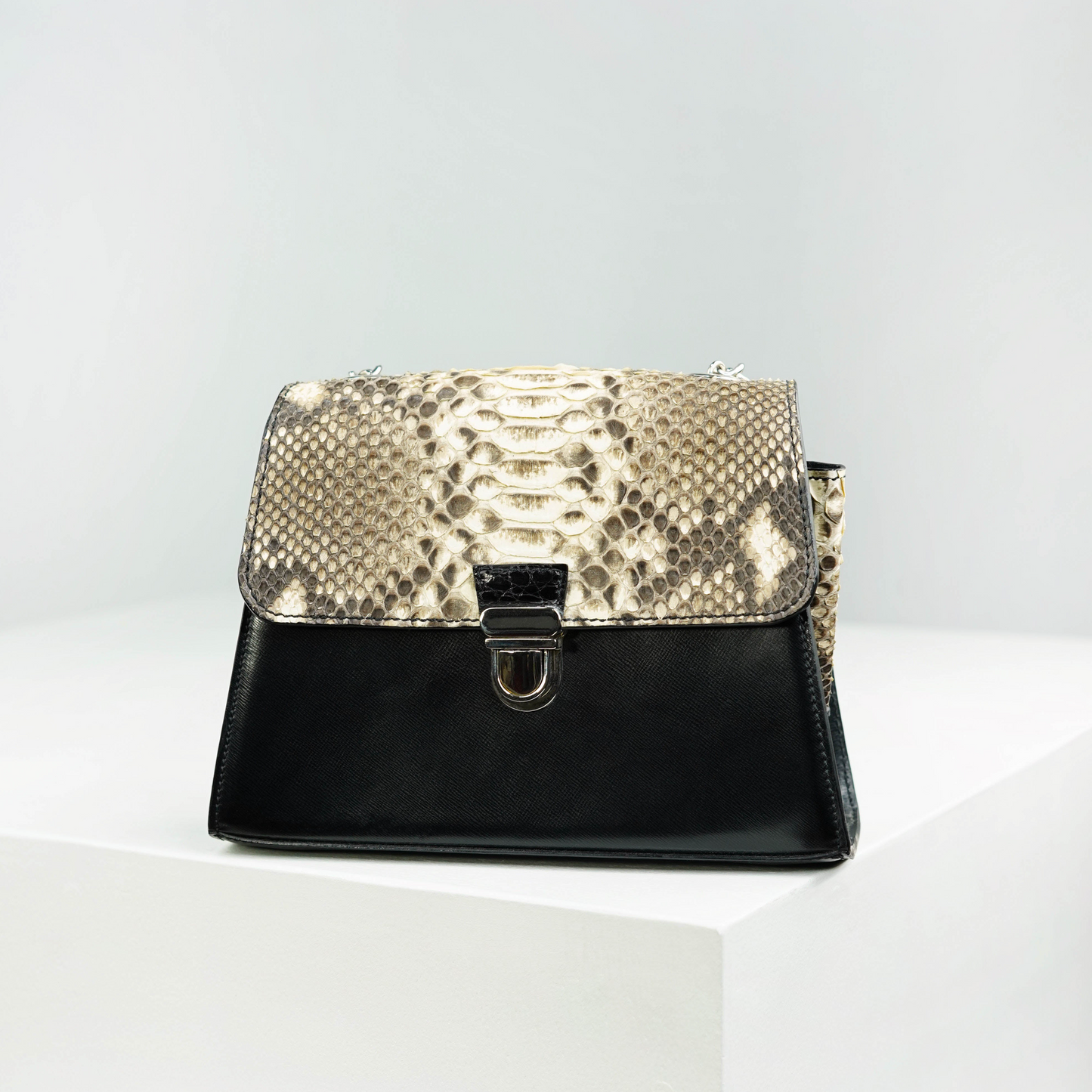 Lily Cream Python
