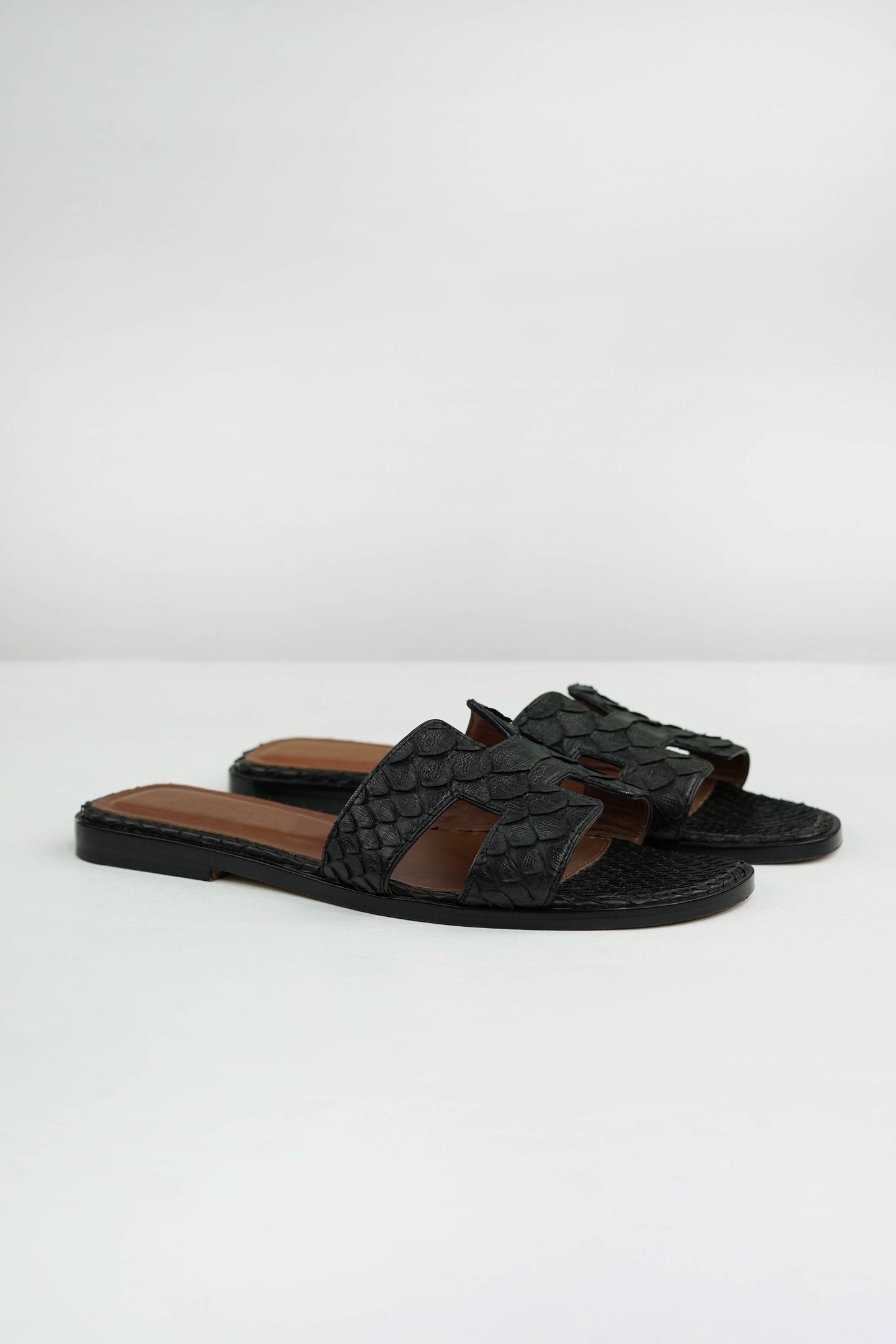 Sandals Black «H» Python